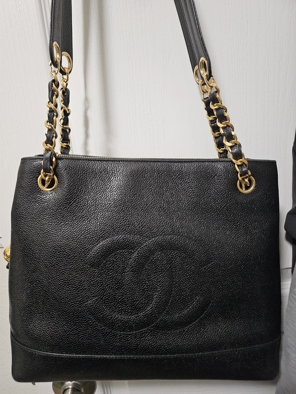 Authentic Chanel Timeless Cc Caviar Chain Shoulder Bag
